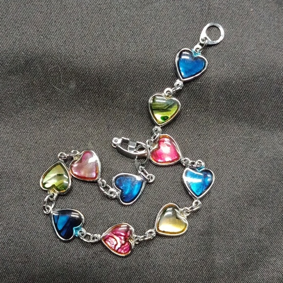 Dyed Abalone Hearts Bracelet - Picture 1 of 2